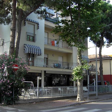 Residence Monaco Appartamentiリミニ エクステリア 写真