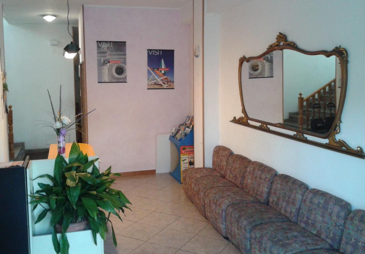 Residence Monaco Appartamentiリミニ エクステリア 写真