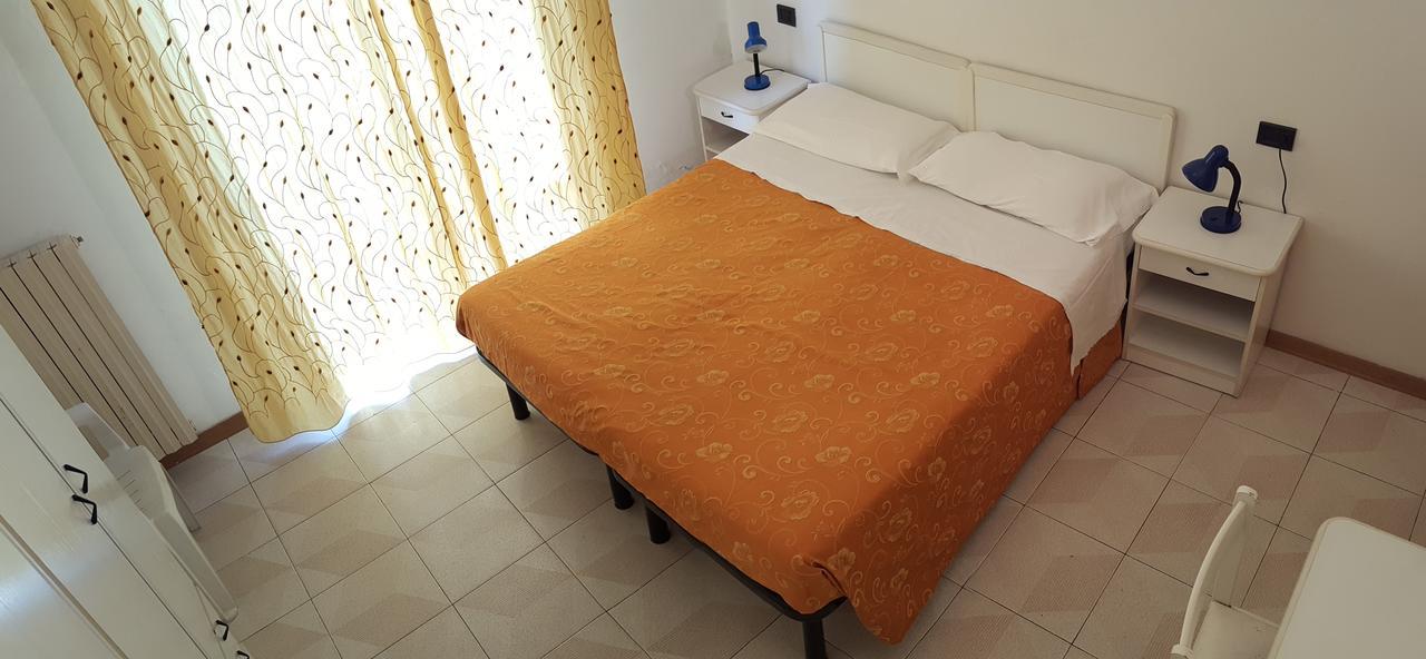 Residence Monaco Appartamentiリミニ エクステリア 写真