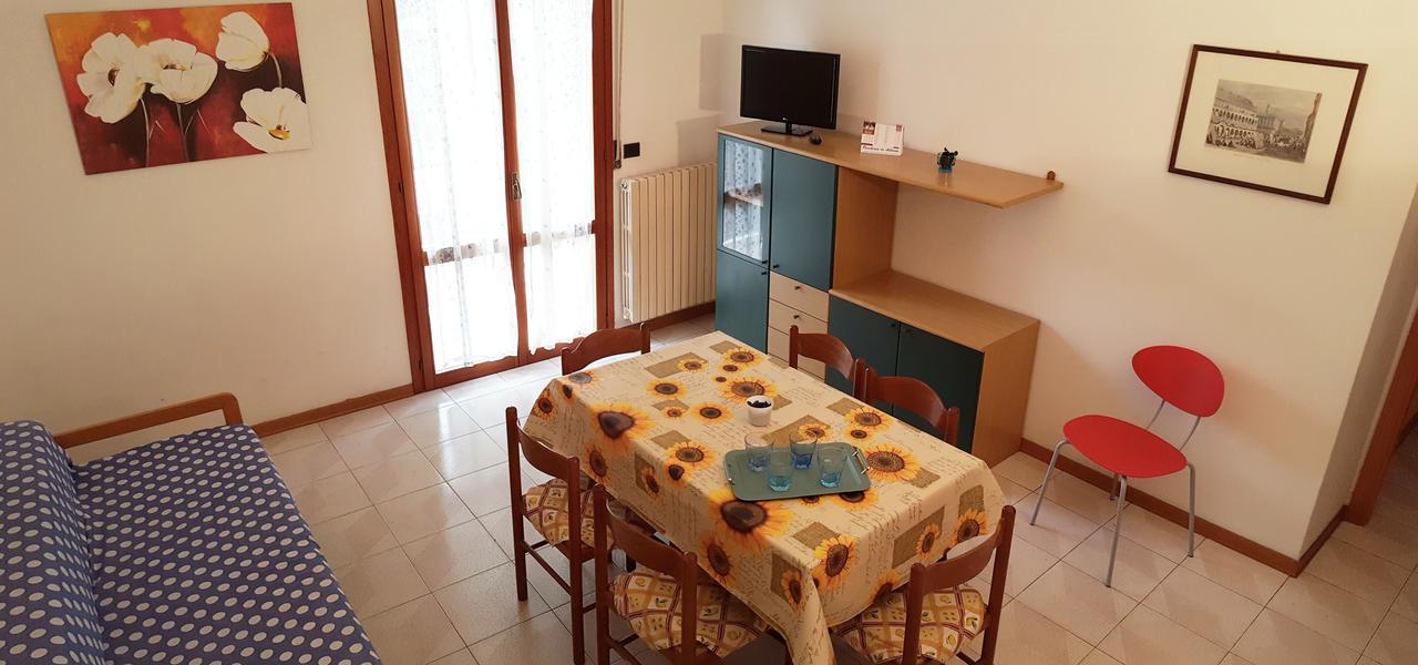 Residence Monaco Appartamentiリミニ エクステリア 写真